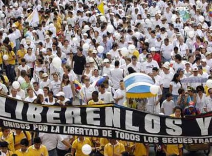 Manifestación en Cali para pedir la liberación de los rehenes en manos de los distintos grupos armados colombianos, en noviembre pasado.