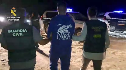 Uno tripulantes de la narcolancha que mató en Barbate a los agentes de la Guardia Civil que ha quedado en libertad, cuando fue detenido en noviembre.