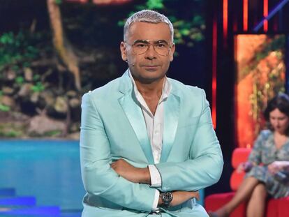 El presentador Jorge Javier Vázquez en el plató de 'Supervivientes' (Telecinco), espacio que presenta desde 2011 y ha revitalizado con un estilo tan inimitable como criticado.