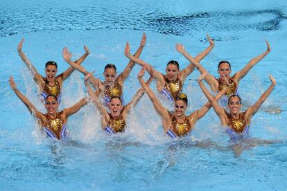 Las españolas durante su rutina en la final de equipo técnico