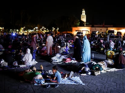 Centenares de personas han dormido esta semana en la plaza Yemaa el-Fna tras el terremoto.