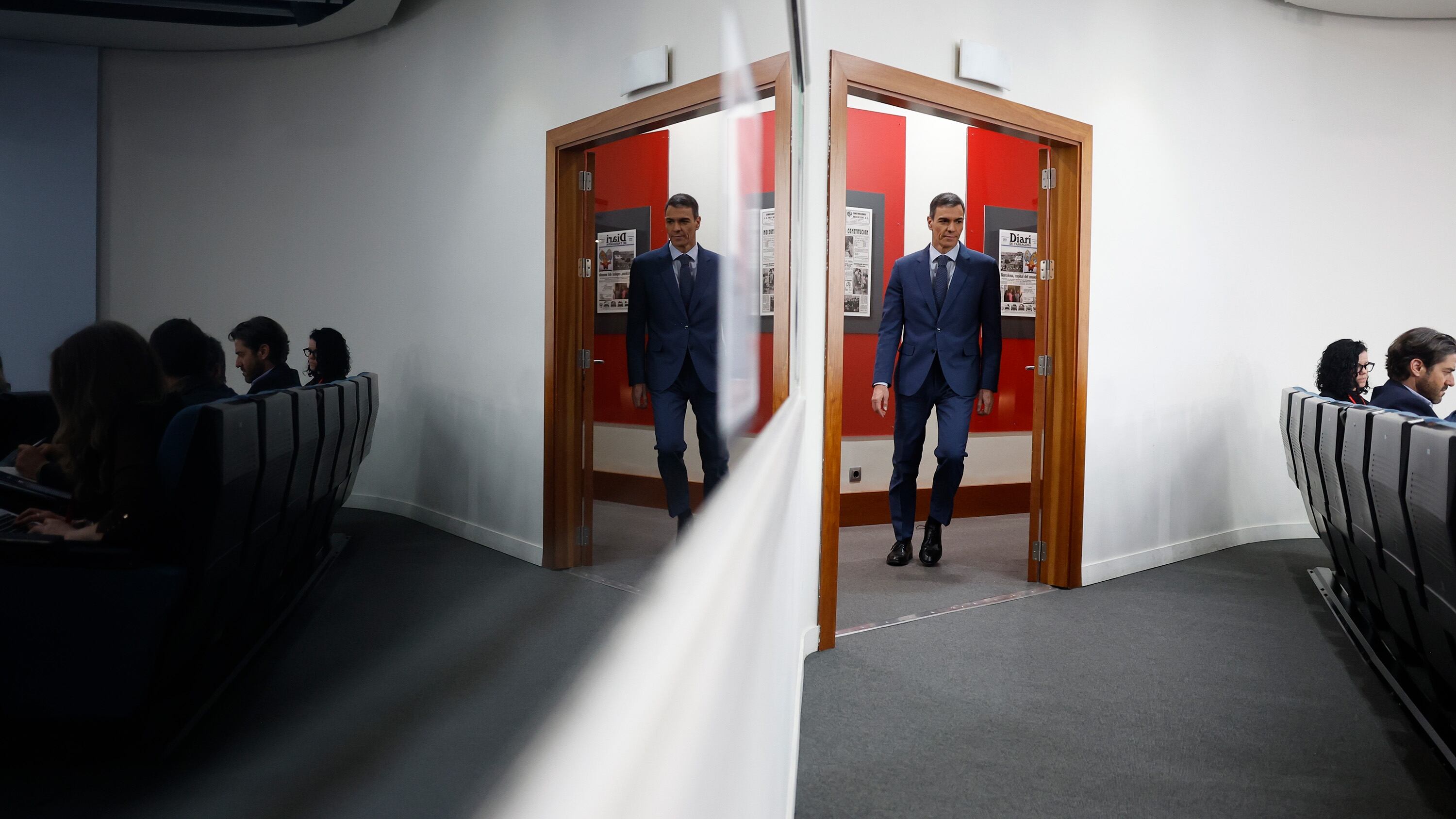 Sánchez destina 5.000 millones a paliar la subida de precios y concede a Sumar la congelación de alquileres tras su plante