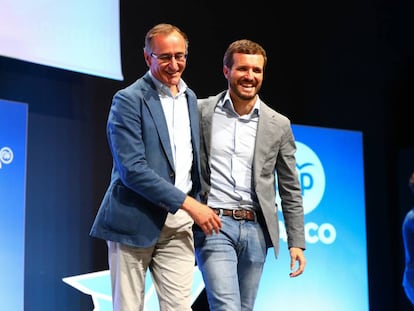 Pablo Casado y Alfonso Alonso, en la clausura de la convención del PP vasco.