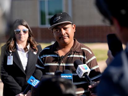 El sobreviviente Wilson García durante una entrevista en Cleveland Texas, el 30 de abril 2023.