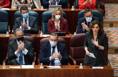 El consejero de Educación, Enrique Ossorio; el consejero de Presidencia, Justicia e Interior, Enrique López y la presidenta de la Comunidad de Madrid, Isabel Díaz Ayuso.