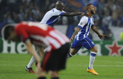 Quaresma celebra el gol de la victoria.