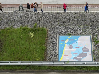 Afsluitdijk, la mayor calzada de Holanda, parte de Zuiderzee Works.