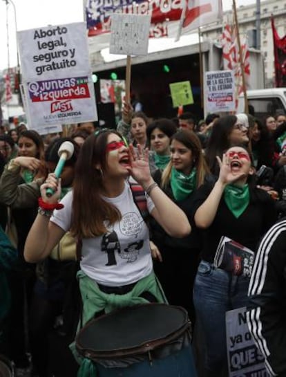 Manifestación a favor de la ley del aborto el miércoles 8 de agosto frente al Senado de Argentina.