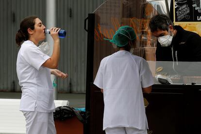 Health workers at the Ifema field hospital in Madrid.