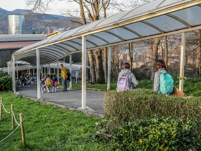 Niños colegios
