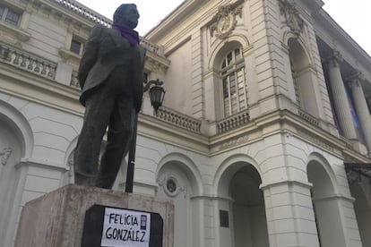 La acción se ha realizado a unos días de que se celebre el Día Internacional de la Mujer el próximo 8 de marzo, cuando están convocadas marchas feministas en todo el mundo.