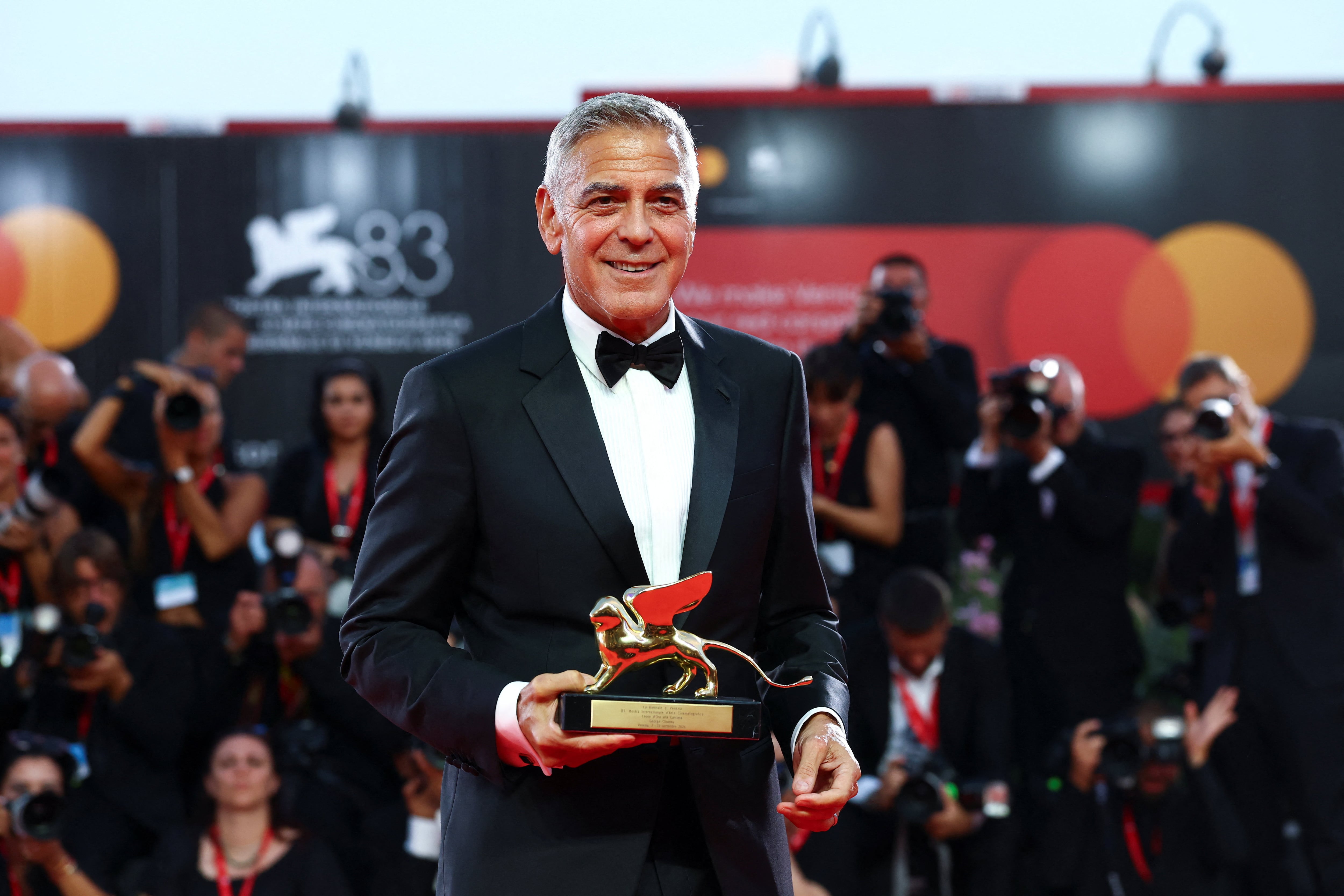 George Clooney califica de “caquistocracia” a la Administración Trump y confía en recuperar la “normalidad” en 2028