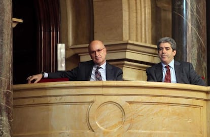 Josep Antoni Duran Lleida y Francesc Homs en el Parlament.