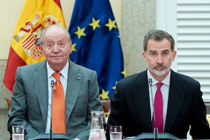 El Rey Felipe VI de España y el Rey Juan Carlos