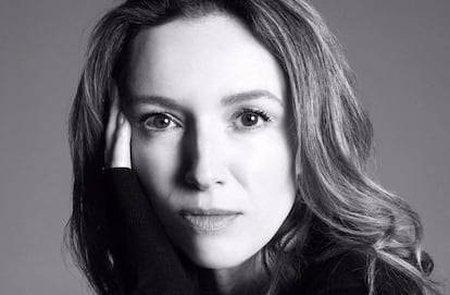La diseñadora Clare Waight, en la foto difundida por Givenchy en su Instagram.