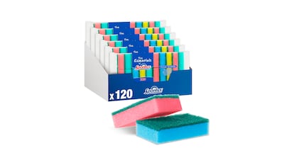 Ofertas de primavera productos de limpieza sobre fondo blanco.