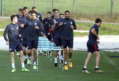 Los jugadores del Athletic Club en el último entrenamiento previo al partido liguero del miércoles ante el Atlético de Madrid