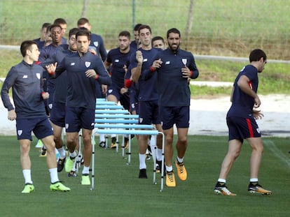 Los jugadores del Athletic Club en el último entrenamiento previo al partido liguero del miércoles ante el Atlético de Madrid