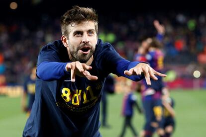 Gerard Piqué tras la consecución del título.