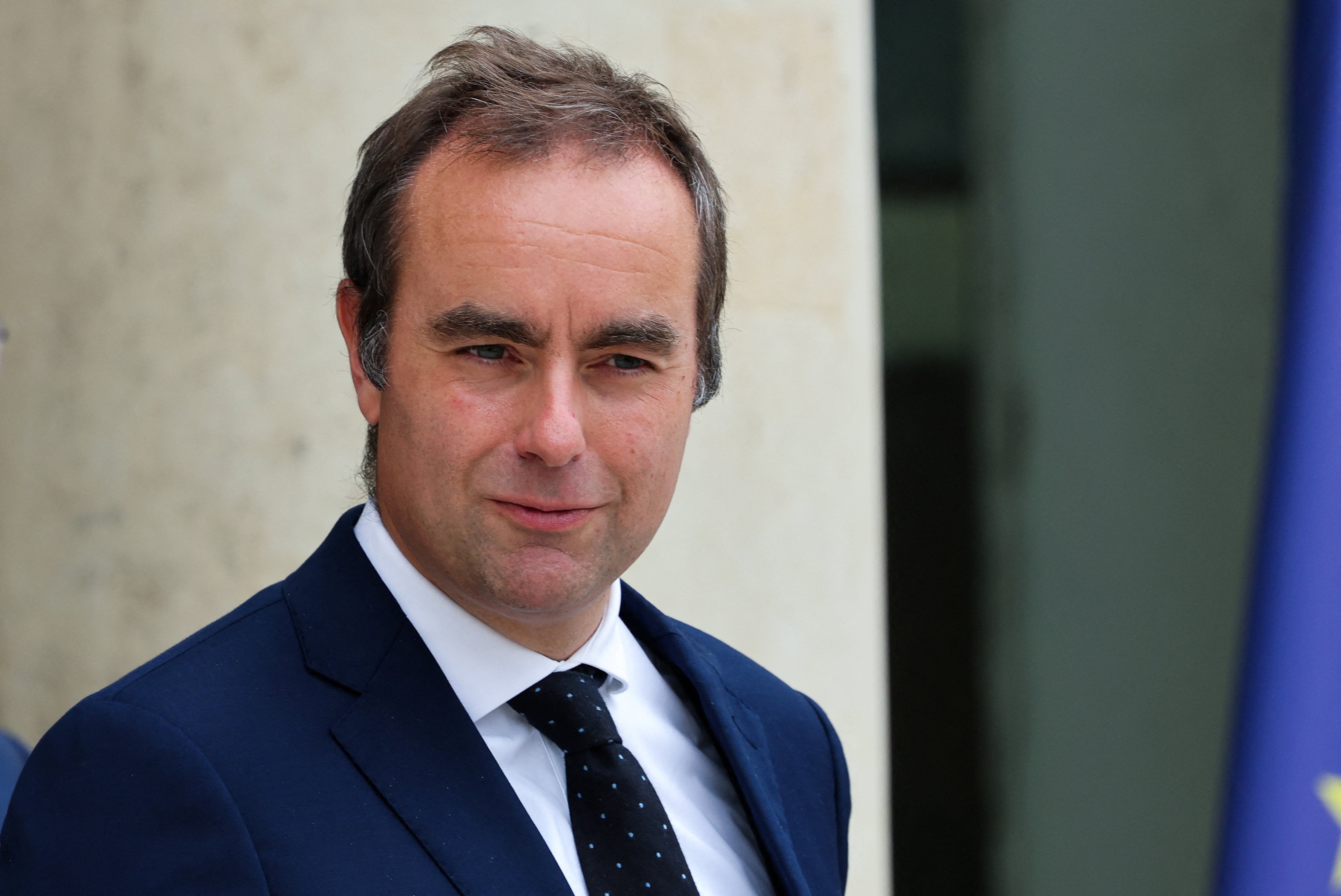 Sébastien Lecornu leaves, en una reunión en el Elíseo el pasado 3 de septiembre.
