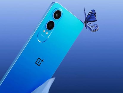 Teléfono OnePlus Nord CE4 Lite 5G con fondo azul