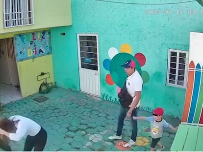 Fotograma del video de la agresión a la maestra en Cuautitlán Izcalli.