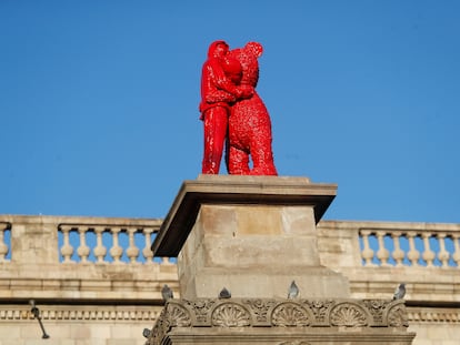 La escultura del artista callejero francés James Colomina, en Barcelona.