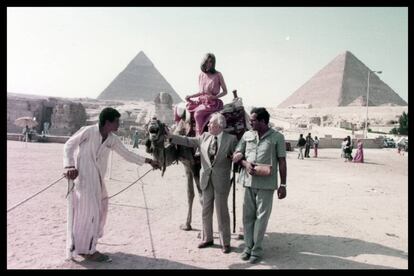 Maria Kodama y Jorge Luis Borges en Egipto. Imagen del libro 'Atlas'