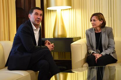 Otegi y Forcadell en el Parlament catalán.