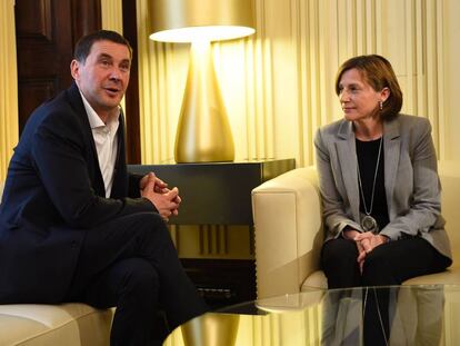 Otegi y Forcadell en el Parlament catalán.