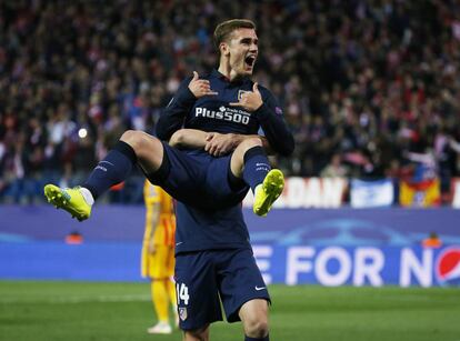 Antoine Griezmann celebra el primer gol Atlético de Madrid.