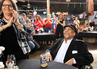 Bobby Bland, homenajeado en su entrada de la galer&iacute;a de la fama de la m&uacute;sica de Memphis, en octubre de 2012.