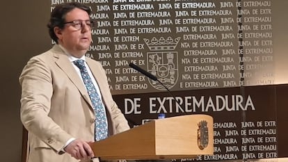 José María Vergeles, the regional health chief of Extremadura, at a press conference on Thursday.