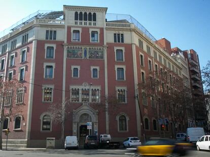Fachada del Colegio Claret en Barcelona.