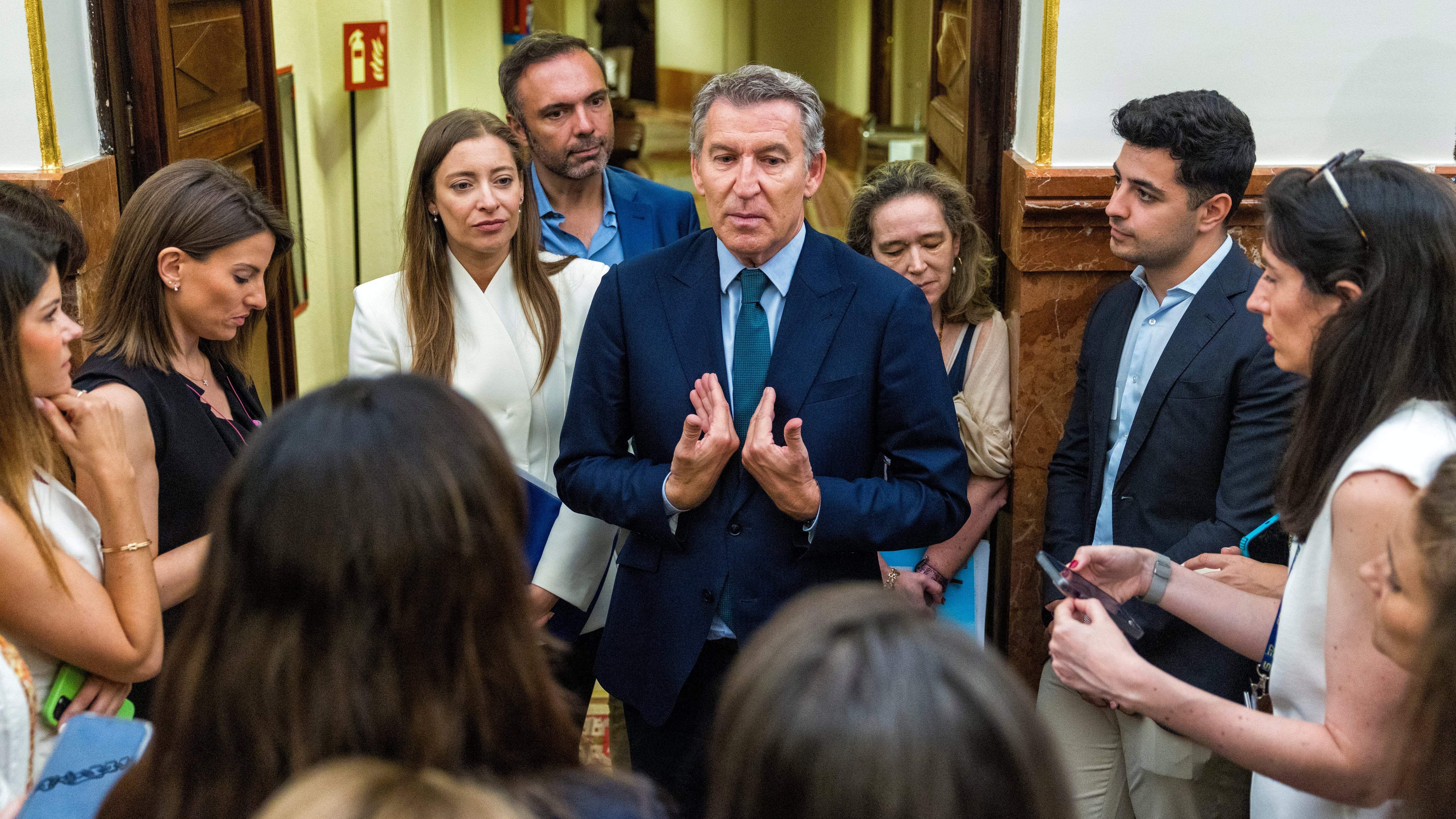 Última hora de la actualidad política, en directo | El PP reformula y vuelve a registrar en el Congreso la moción que pide la dimisión de Sánchez