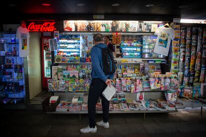 Un quiosco de prensa en Madrid.