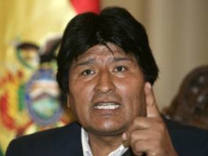 En la imagen un registro del presidente de Bolivia, Evo Morales, quien anunció que esta nueva empresa, llamada Distribuidora de Electricidad La Paz (Delapaz), igualará a partir de este mes las tarifas de las áreas urbana y rural de esa región. EFE/Archivo