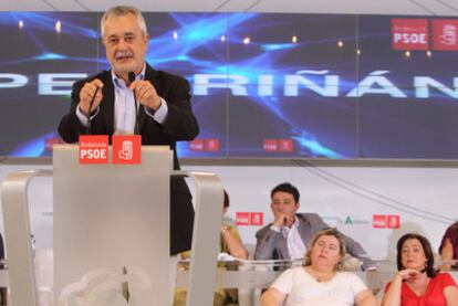 José Antonio Griñán, en un momento de su intervención en el comité director del PSOE celebrado ayer.