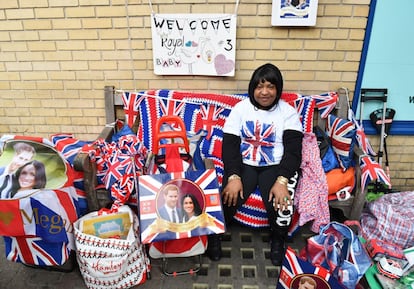 Sharon McEwan ha acampado frente al hospital St Mary a la espera de noticias sobre el nacimiento del tercer hijo de los duques de Cambridge.