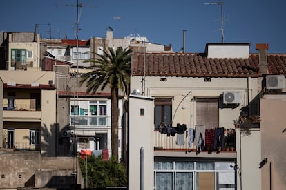 Bloque de viviendas en el barrio de la Bordeta, en Barcelona.