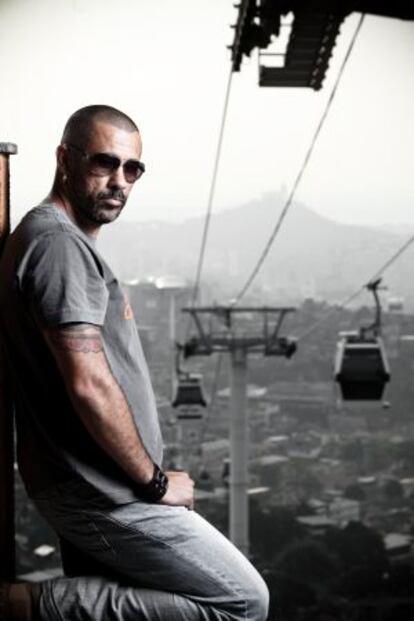 José Junior dirige un proyecto en las favelas de Brasil.