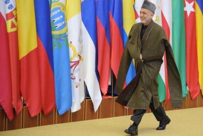 El presidente afgano, Hamid Karzai, el pasado miércoles, durante una conferencia internacional en Astaná, la capital de Kazajistán.