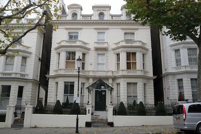 Fachada de la casa que se han comprado David y Victoria Beckham en un exclusivo barrio del oeste de Londres.