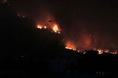 Los incendios están asolando el Mediterráneo oriental avivados por el calor extremo.