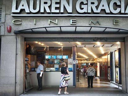 El cine Lauren Gràcia, en la calle de Bailèn, ayer.