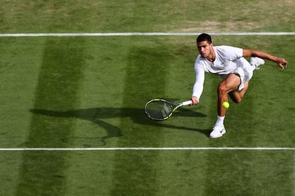 Carlos Alcaraz arrasa a Oscar Otte y ya está en octavos de final de Wimbledon.  El murciano, de 19 años, firma su mejor actuación en la hierba frente a Otte (6-3, 6-1 y 6-2, en 1 hora y 38 minutos) y accede a la segunda semana por todo lo alto: “Quiero disfrutar”
