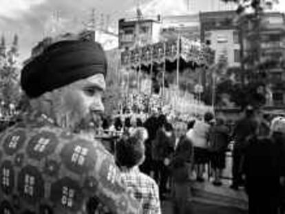 b 34048 (22/abr/00) -color- Semana Santa. Cofradia 15 + 1, Hospitalet, Barcelona. -foto: Joan Guerrero.