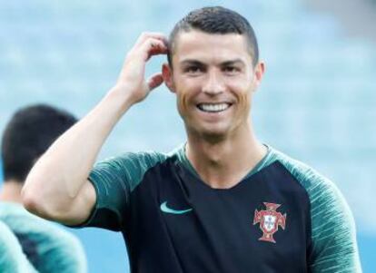 Cristiano Ronaldo, este jueves durante un entrenamiento en Sochi (Rusia).