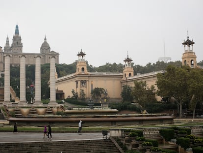 La fuente de Montjuïc con el MNAC de fondo.