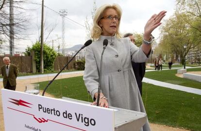 Corina Porro, en un acto como presidenta del puerto de Vigo, en marzo de 2011.